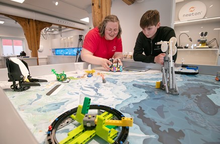 NK_Newtonrom Nærøysund legobord.jpg