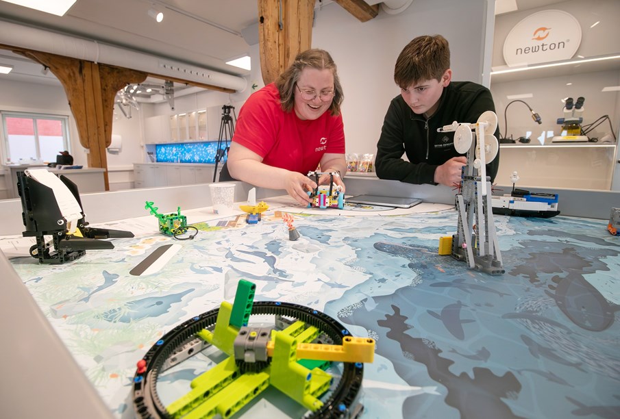 NK_Newtonrom Nærøysund legobord.jpg