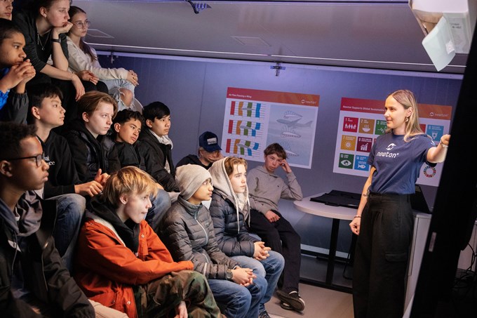 Siv underviser elever fra 8 trinn_Teglverket skole.jpg